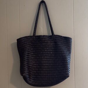 Madewell The hand woven leather Tote in Dark Fig